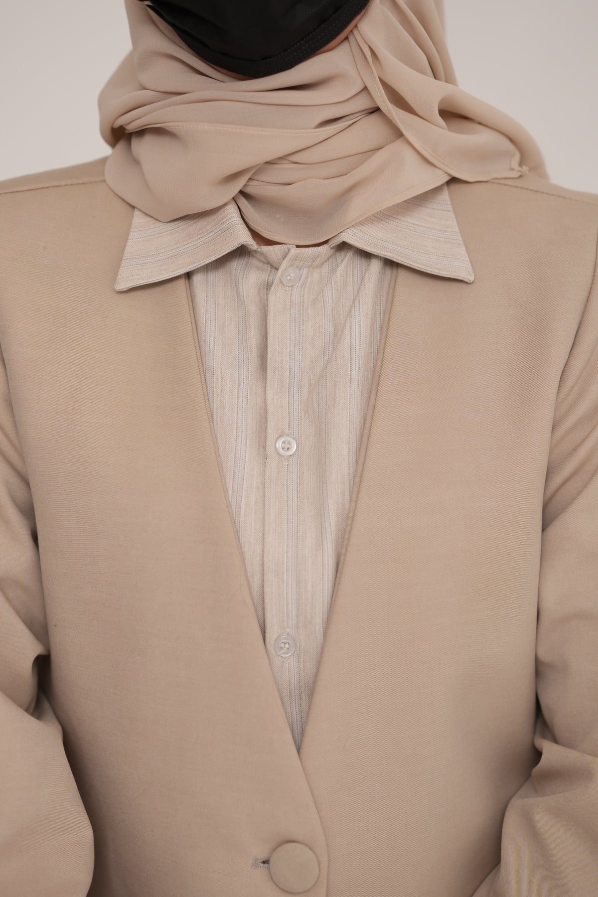 The sahar beige Abaya